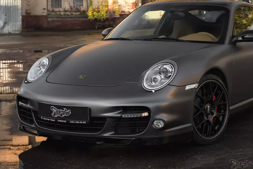 Porsche Carbon Grey 911