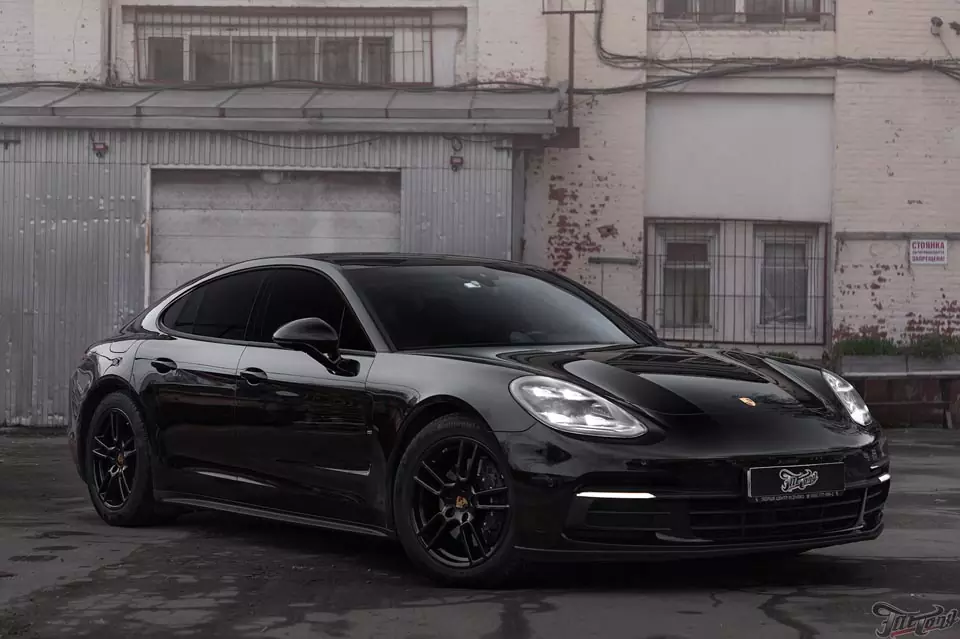 Porsche Panamera черный сатин