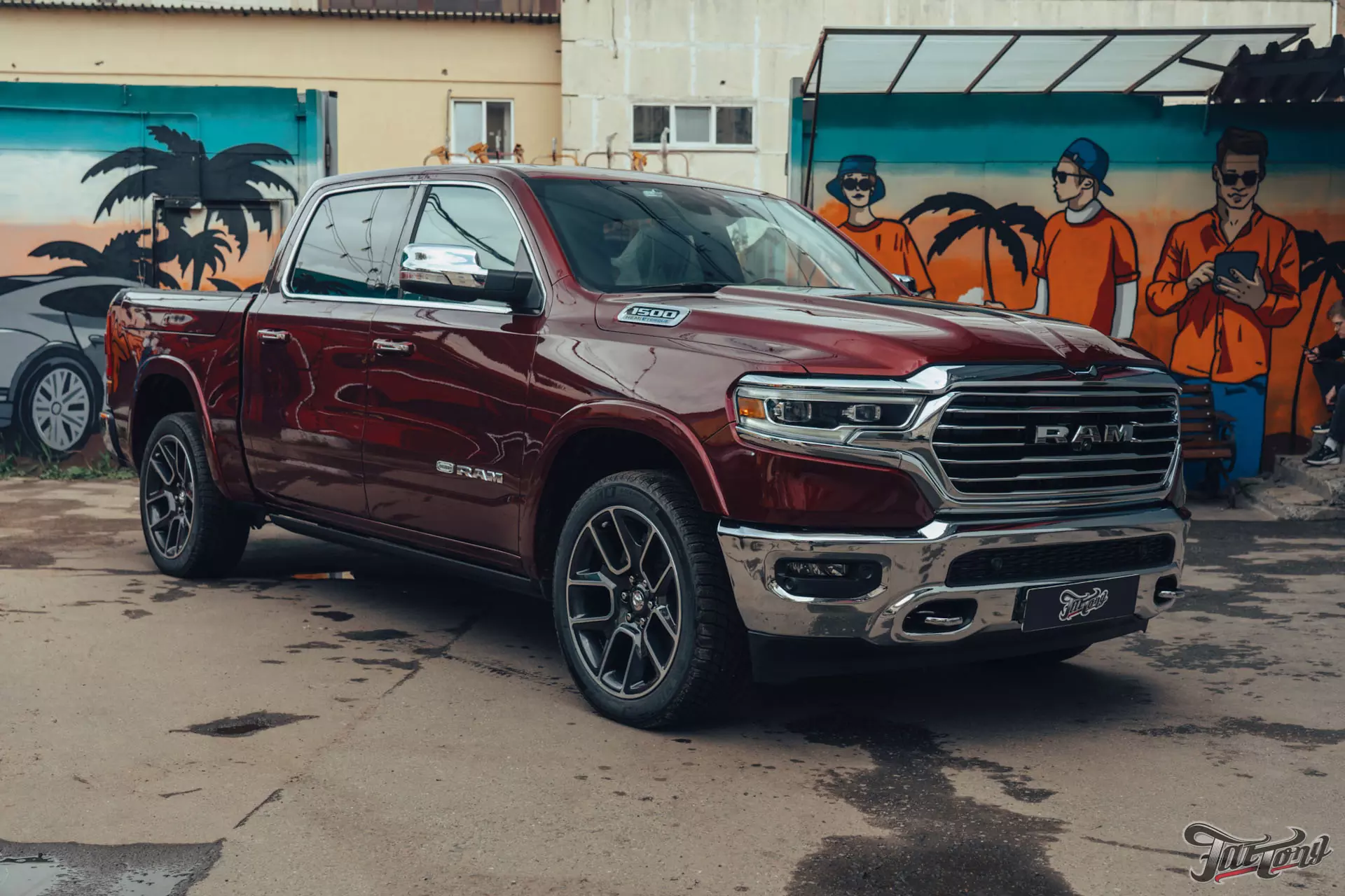 RAM 1500 Longhorn. Установка нового топливного бака, доводчиков дверей,  пневмосигнала + шумоизоляция дверей