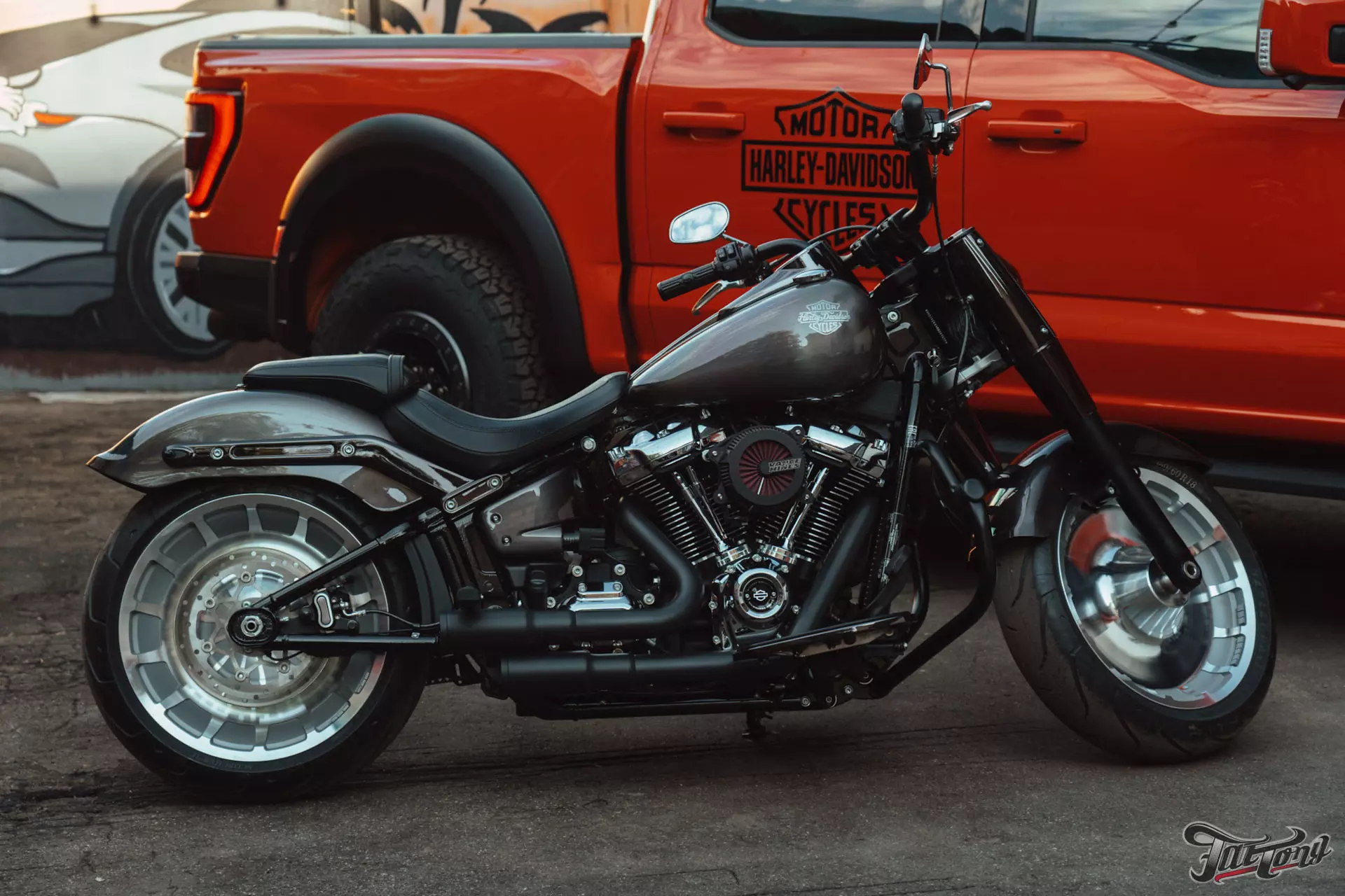 Harley-Davidson Fat Boy. Эксклюзивный окрас, технология брашед, тонированный  лак