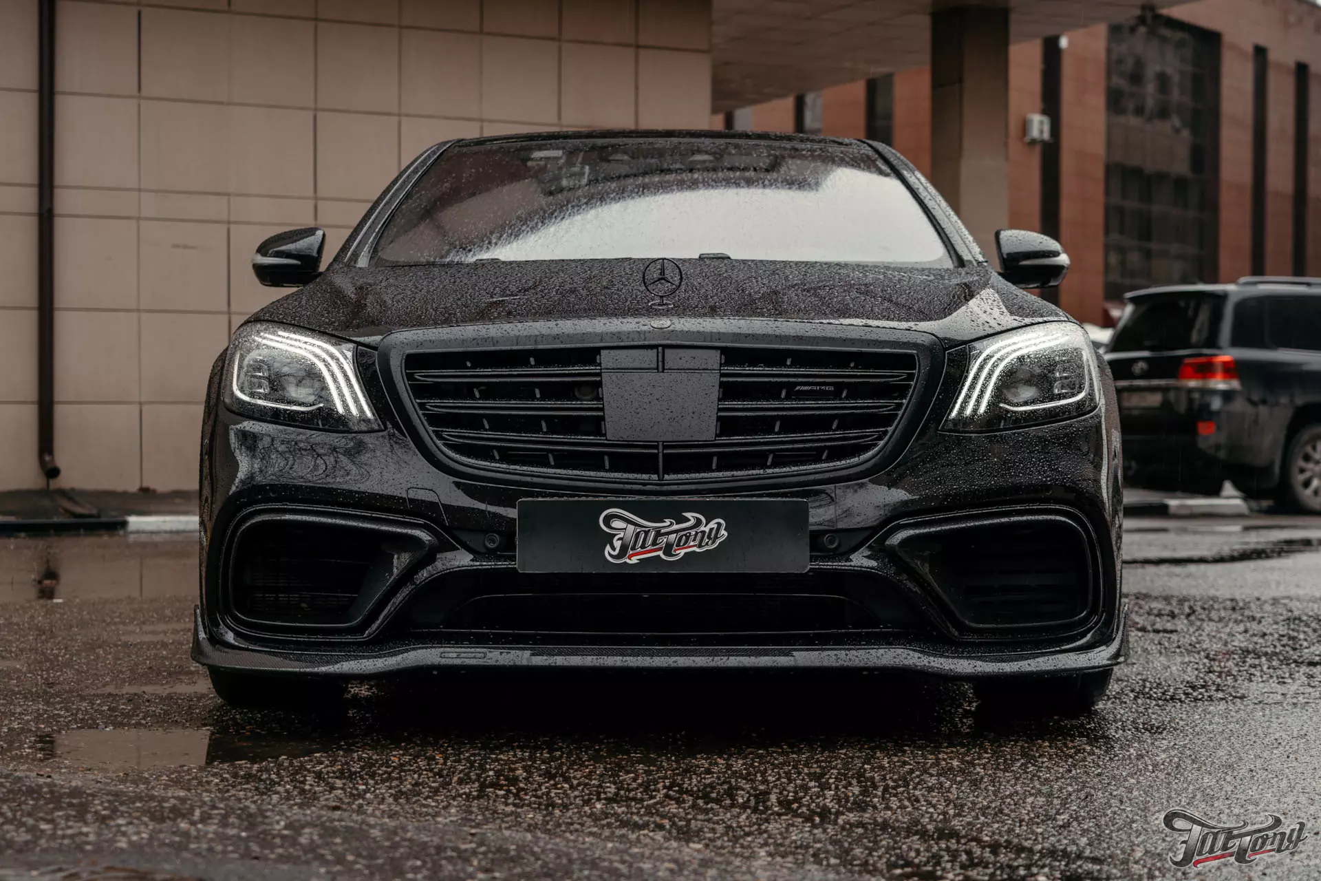 Mercedes S 63 AMG (W222). Ламинация карбоном накладок порогов. Антихром.  Установка обвеса