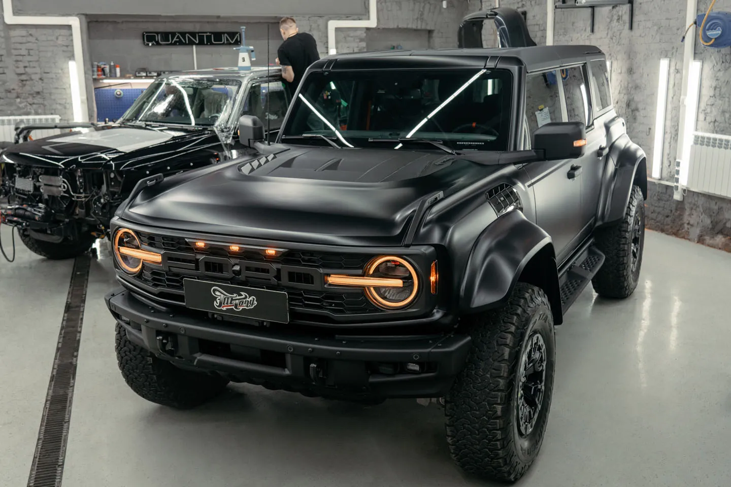 Обзор нового Ford Bronco Raptor и оклейка его в матовый полиуретан