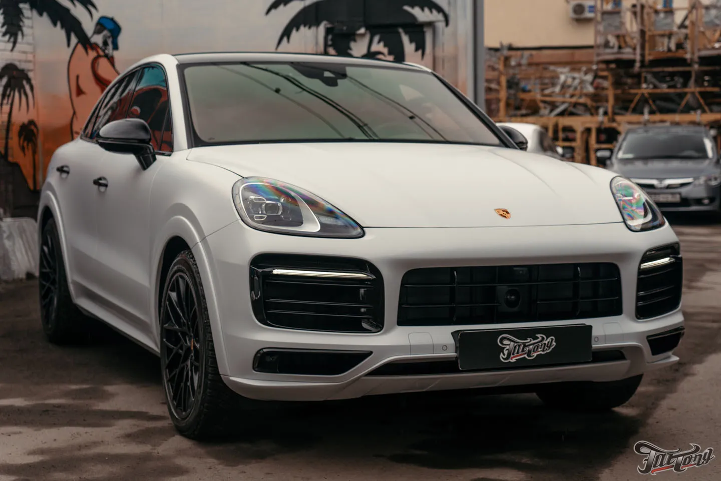 Оклеили Porsche Cayenne матовым полиуретаном и защитили глянец в салоне +  керамика пленки и кожи