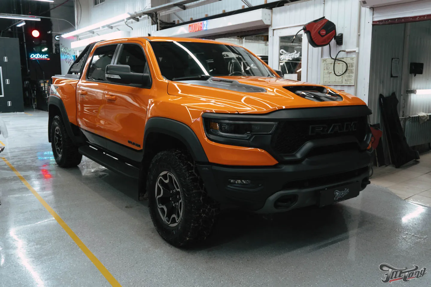 Установка rambar и крышки-роллеты на RAM TRX