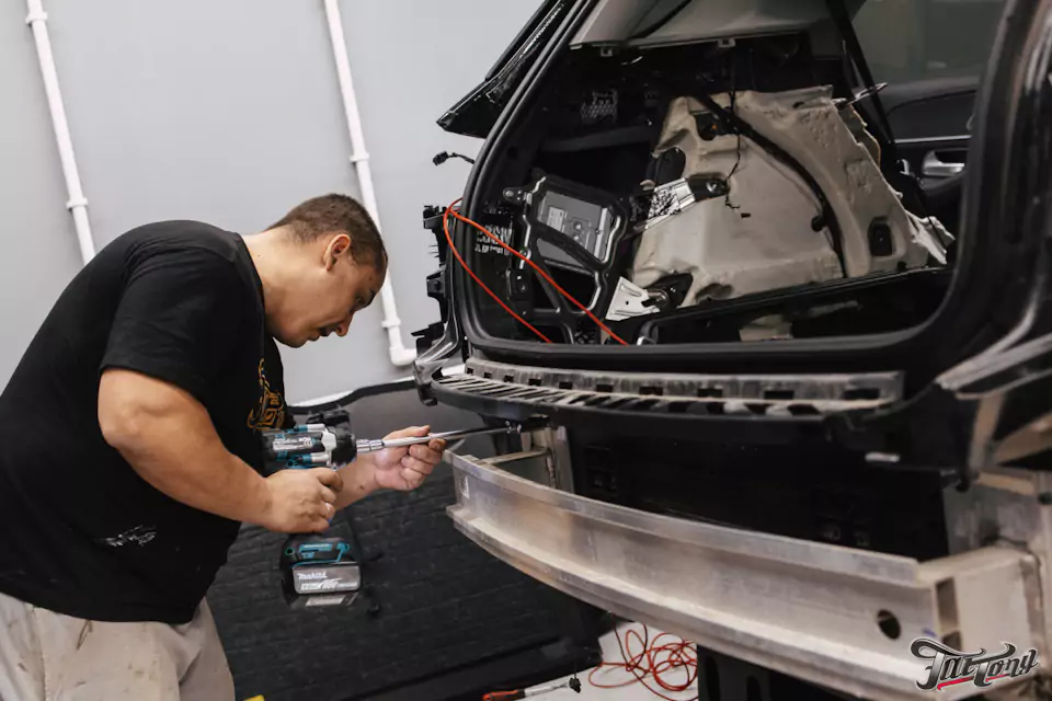 Установили систему активного выхлопа Engine Vox Stage 2 на Mercedes GLE