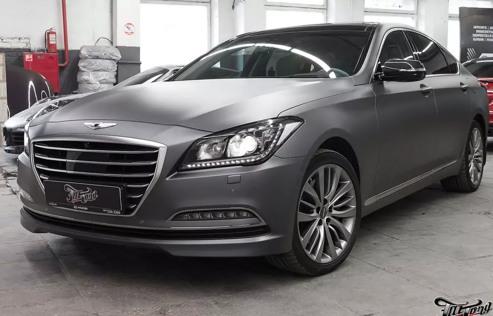 Hyundai Genesis. Перетяжка обода руля. Ламинация зеркал натуральным карбоном.