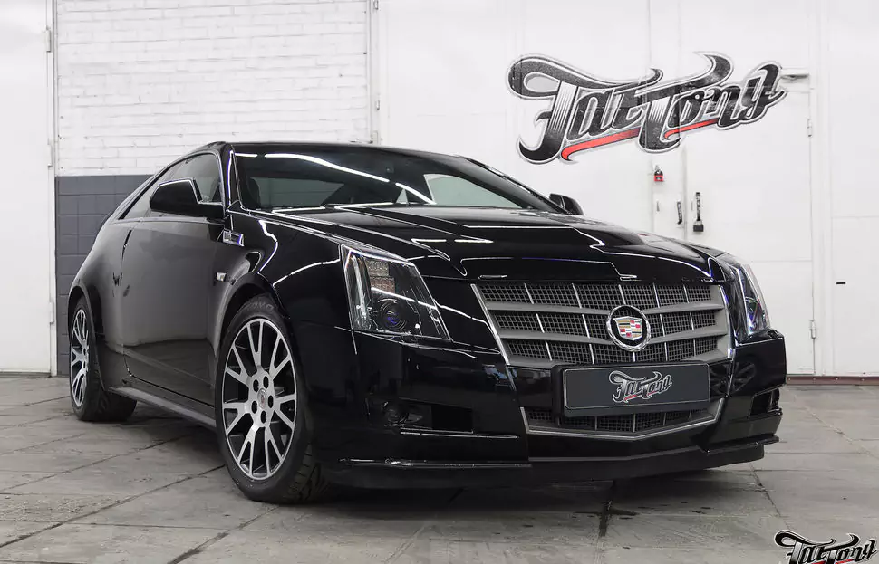 Cadillac CTS coupe. Окрас масок фар. Порошковый окрас дисков с алмазной проточкой лицевой стороны.