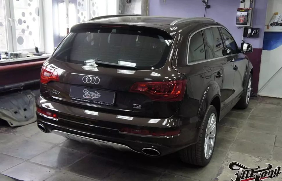 Audi Q7. Пошив торпедо, центральной консоли и дверных карт в итальянскую кожу. Part I.