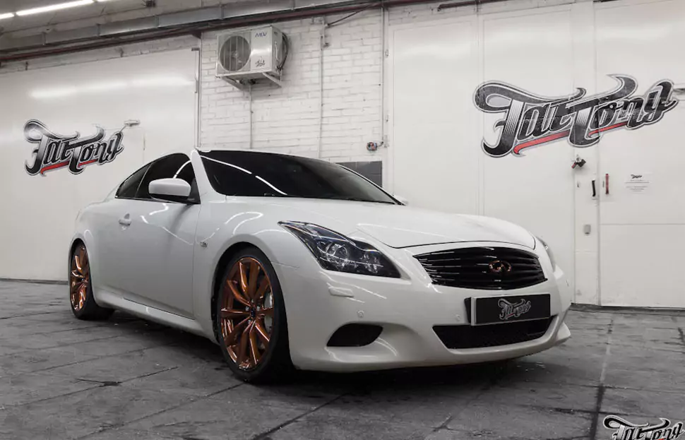 Infiniti G37 coupe. Окрас масок фар, решетки радиатора и дисков.