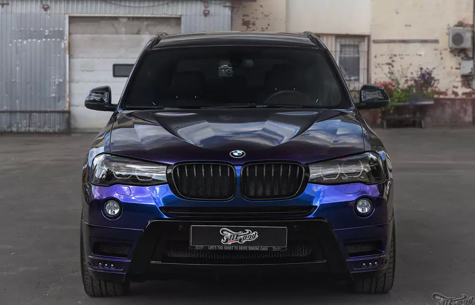 BMW X3. Полный окрас кузова в сине-фиолетовый перламутр.