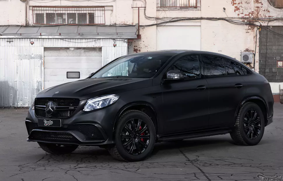 Mercedes GLE63 AMG coupe. Оклейка в satin black, окрас суппортов и дисков и много карбона.