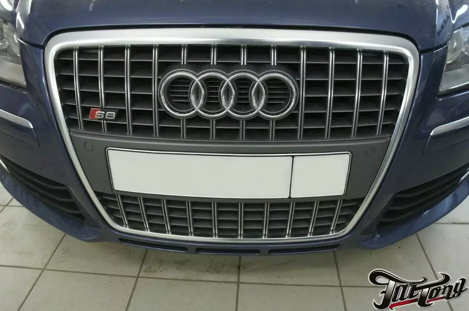Audi S8. Превращение из обычного хрома в матовый.