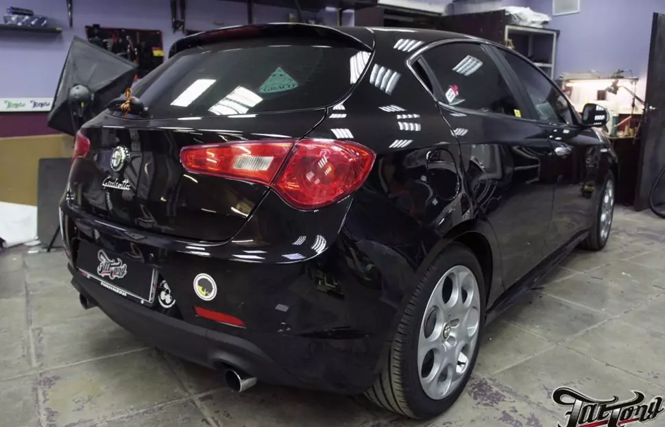 Alfa Romeo Giulietta. Акустическая подготовка дверей и замена акустики.