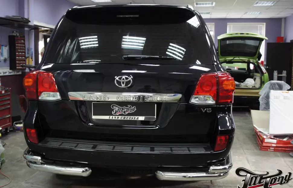 Toyota LandCruiser 200. Шумоизоляция салона класса Люкс.