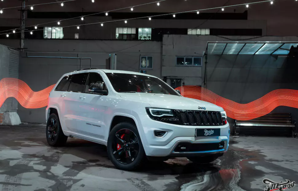 Jeep GrandCherokee. Комплексная шумоизоляция салона и установка омывателя камеры заднего вида!