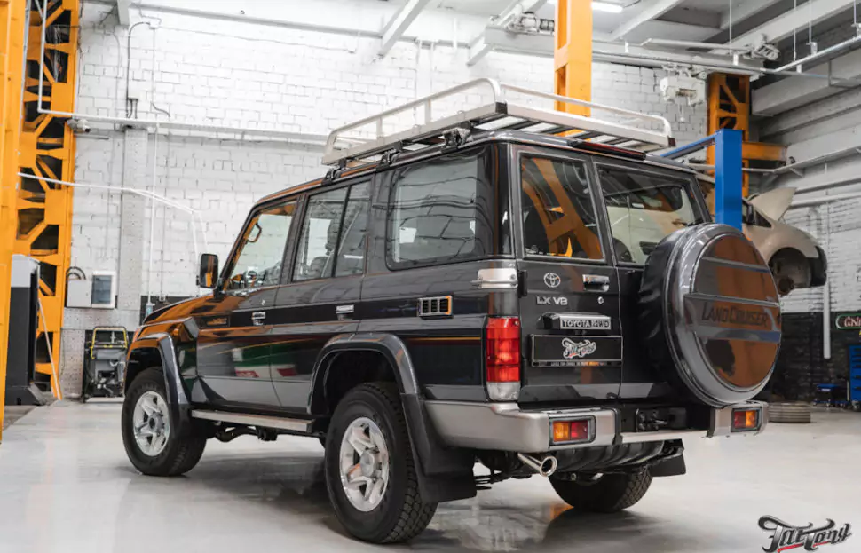 Toyota LandCruiser 70. 2019 года выпуска. Комплексная шумоизоляция салона.