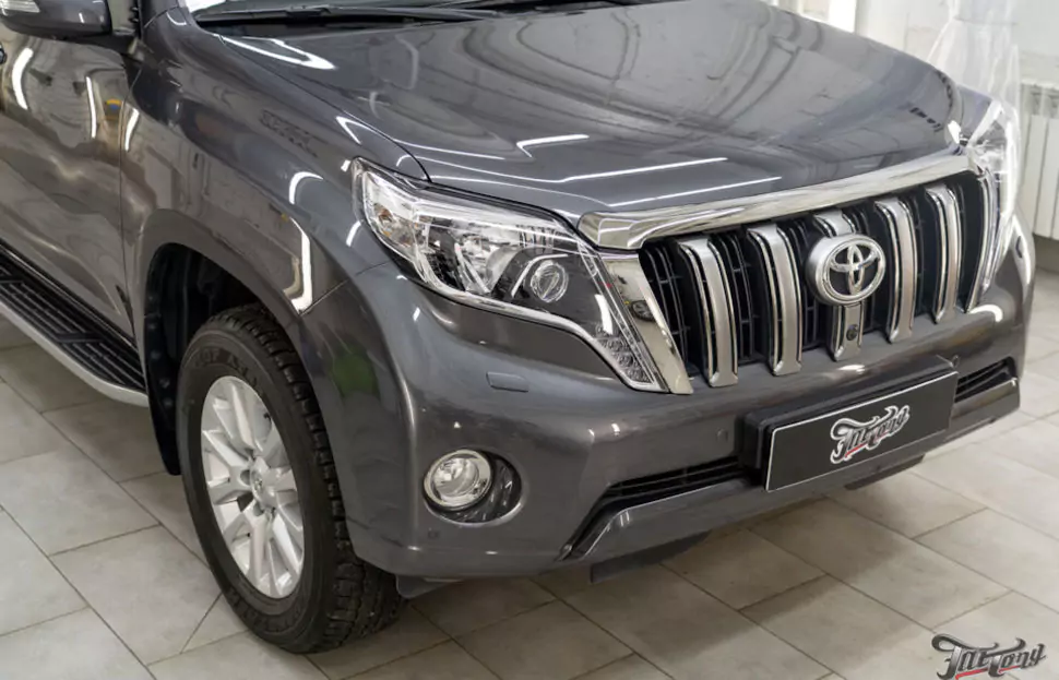 Toyota LC Prado. Глубокая химчистка салона и восстановительная полировка кузова с покрытием керамикой. Впервые за 7 лет!