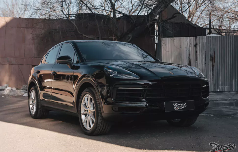 Porsche Cayenne. Оклейка полиуретаном вставок в салоне, керамика кожи, полировка+керамика кузова