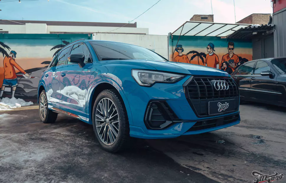 Audi Q3. Окрас задней двери, расширителя и накладки на дверь