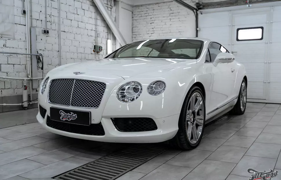 Bentley Continental. Ремонт и окрас крыльев и бампера, детейлинг