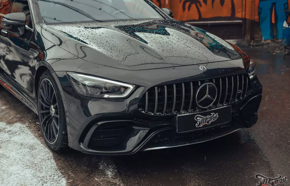 Mercedes-AMG GT 4 Door. Окрас бампера
