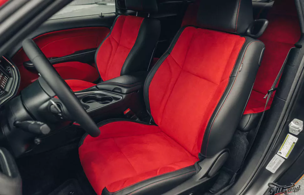 Dodge Challenger. Проект Marvel. Часть 2. Шумоизоляция. Установка аудиосистемы. Пошив салона. Новые тормоза