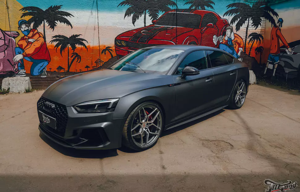 Audi A5. Оклейка кузова в винил. Окрас суппортов. Керамика