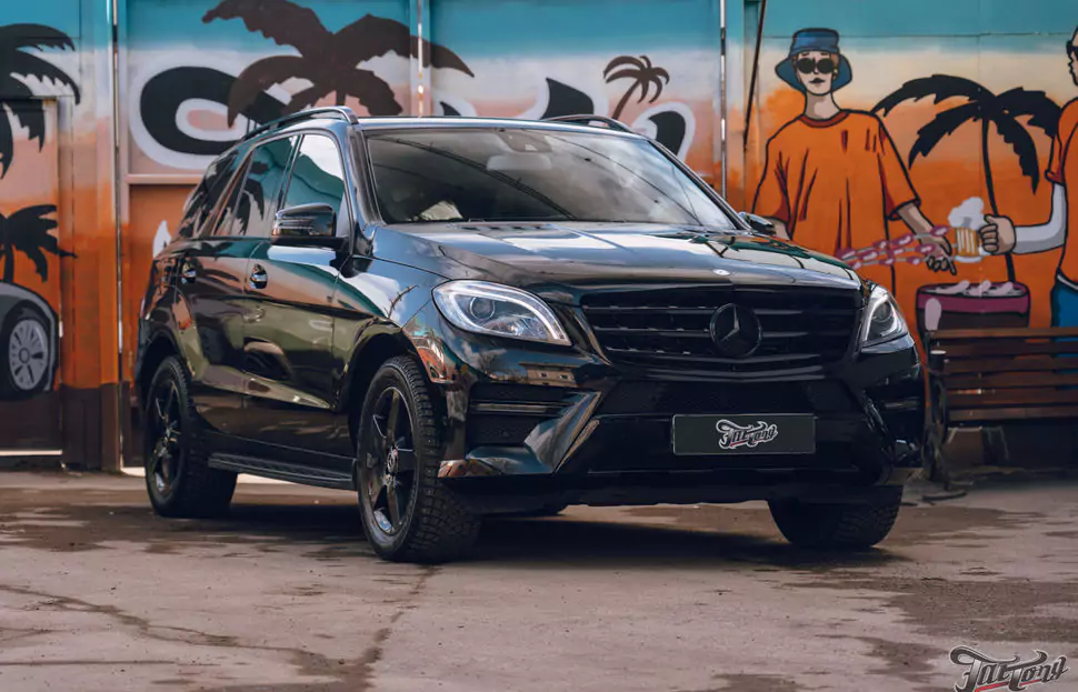 Mercedes ML. Оклейка полиуретаном. Антихром. Ремонт крыла. Окрас дисков