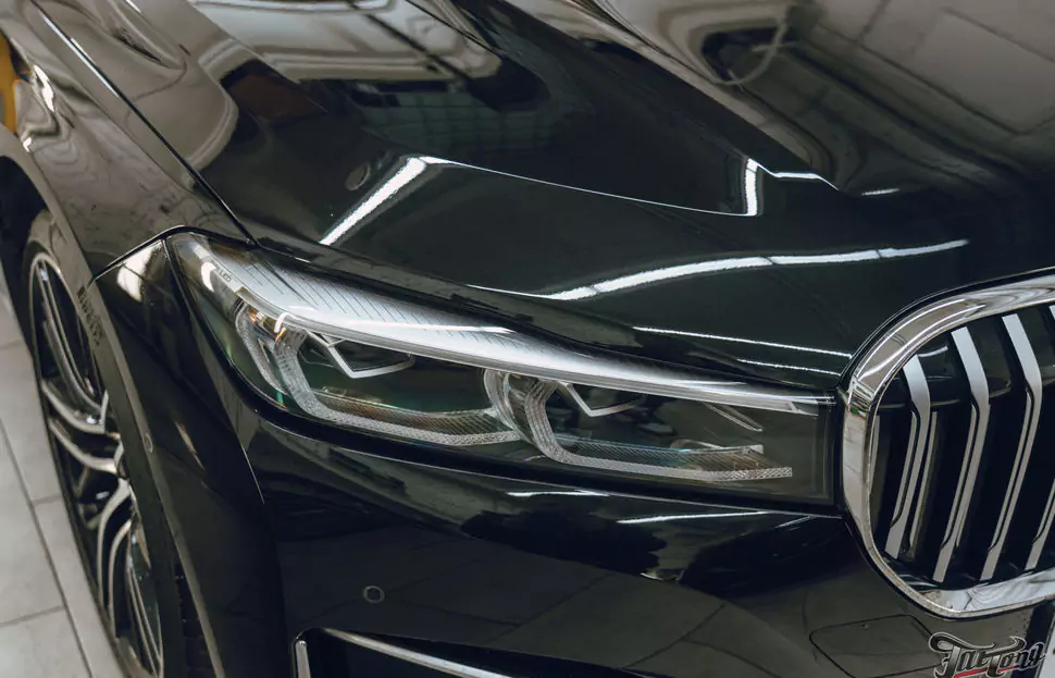 BMW 7. Полировка пленки, устранение царапин