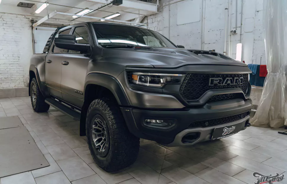 RAM TRX. Комплекс детейлинг-услуг. Подушка под голову