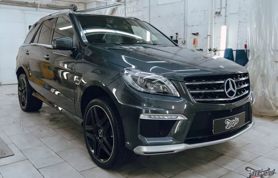 Mercedes ML 63 AMG. Полировка кузова+керамика. Антидождь. Мойка подкапотного пространства. Уборка салона. Выставление зазоров