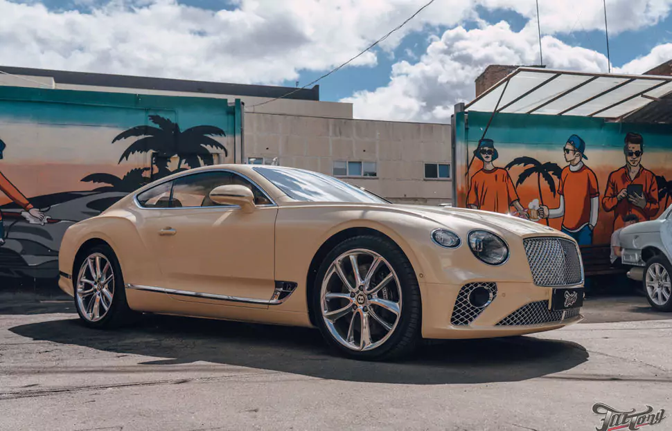 Bentley Continental. Ремонт крыла. Комплекс детейлинг-услуг