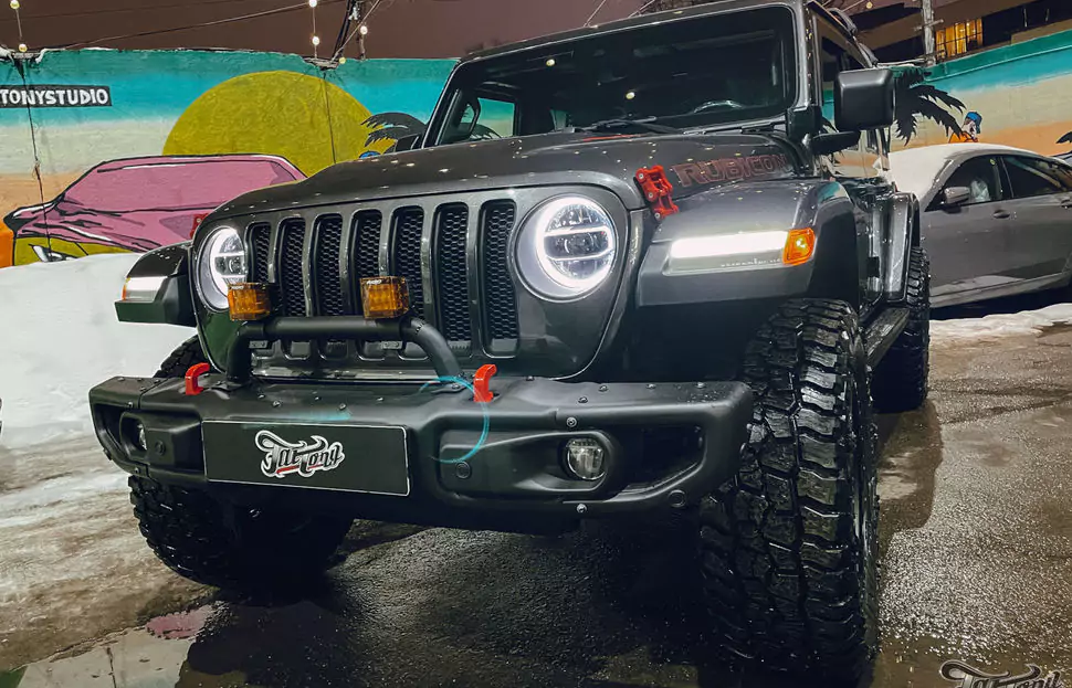 Jeep Wrangler Rubicon. Ангельские глазки