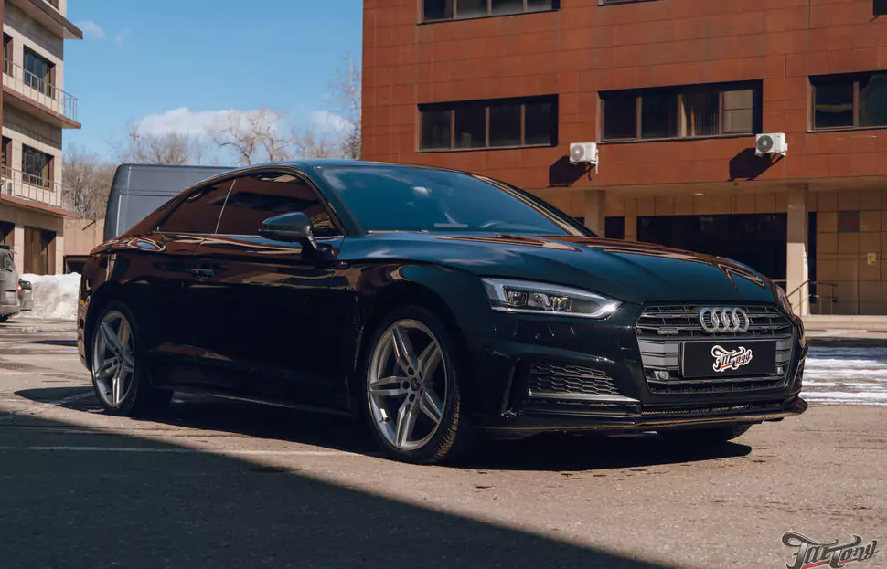 Audi A5. Ремонт крыла и бампера