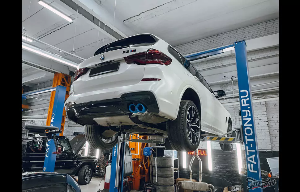 Шиномонтаж и установка насадок выхлопа на BMW X3