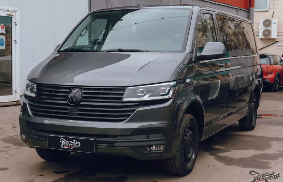 Антихром на Volkswagen Caravelle и оклейка зон риска полиуретаном