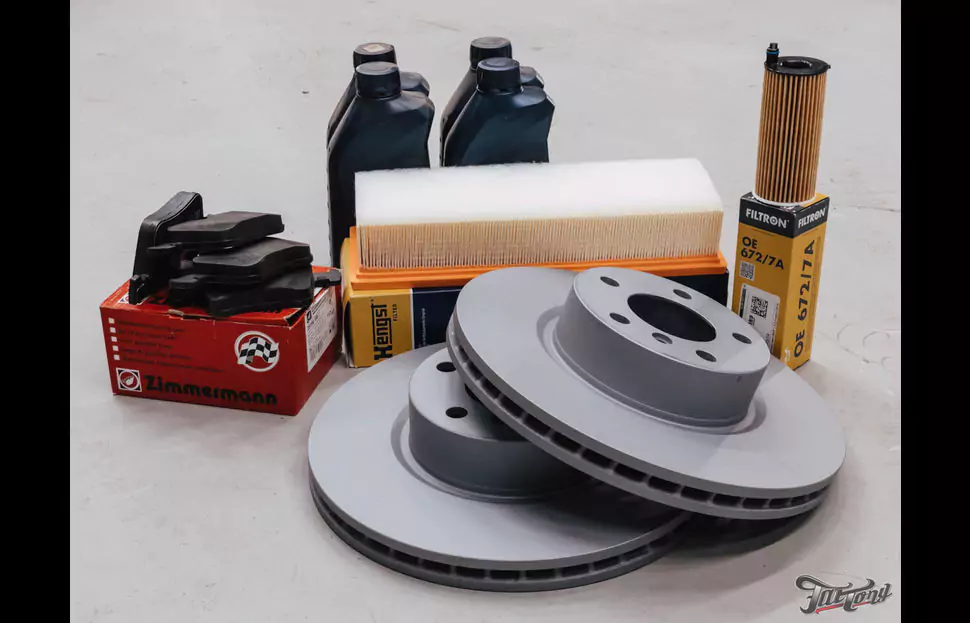 Техническое обслуживание BMW X4: замена масла и фильтров, лампочки стоп-сигнала, тормозных дисков и колодок