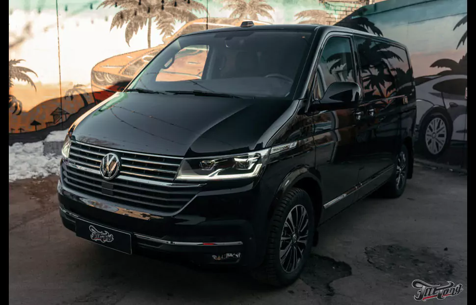 Оклейка зон риска на Volkswagen Multivan