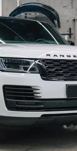 Комплекс детейлинг-услуг, оклейка, окрас суппортов и шиномонтаж с адаптацией для Range Rover Autobiography