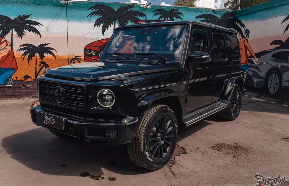 Окрасили диски и перешили руль на Mercedes G-class