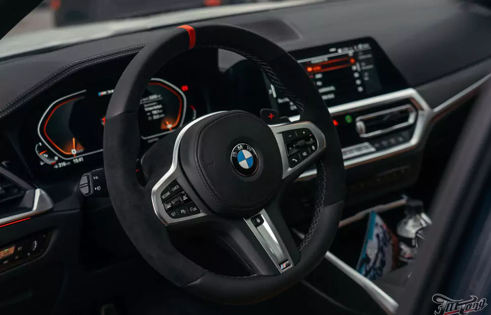 Перетяжка руля с контрастной нулевой отметкой на BMW 3