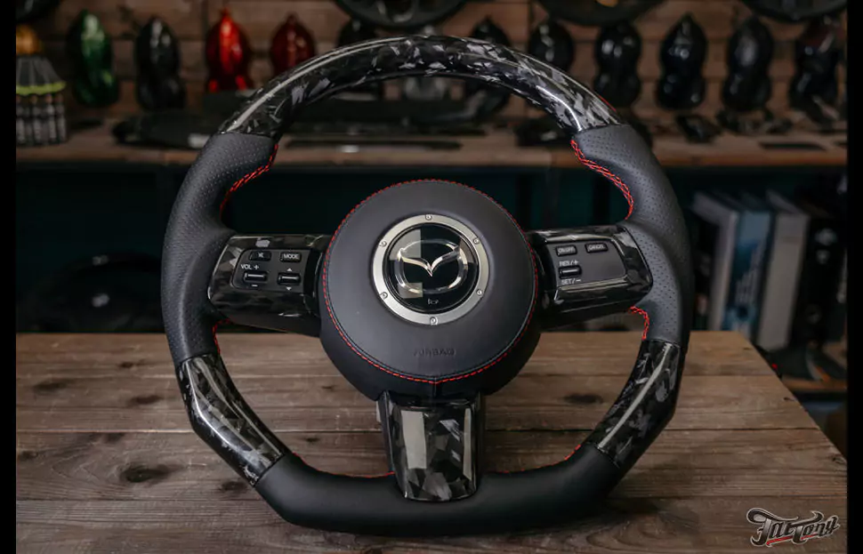 Руль в кованом карбоне для Mazda RX-8