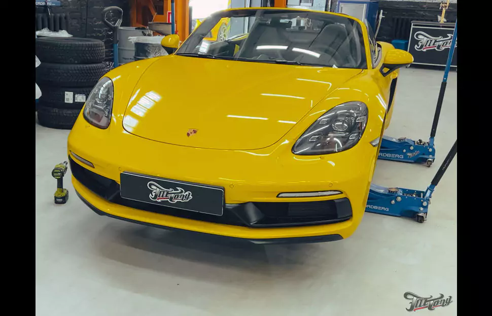 Фирменный шиномонтаж с адаптацией на стендах Hunter для Porsche Boxster