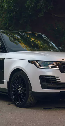 Range Rover Vogue SE в шикарном перламутровом виниле!