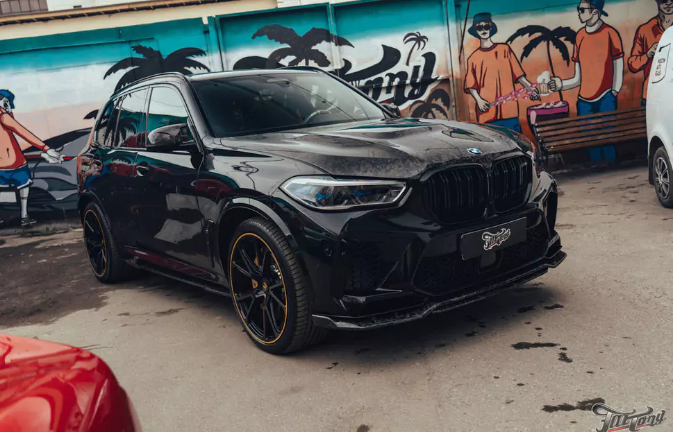 Установка сабвуферного звена и доработка акустической системы на BMW X5 M Competition