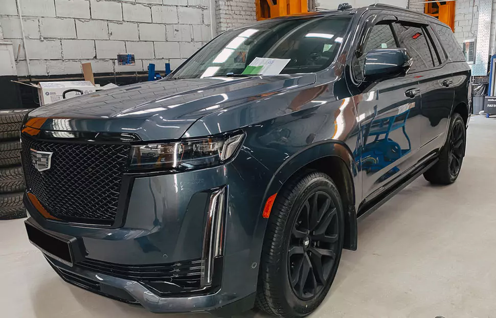 Фирменный Шиномонтаж на вибростенде на стендах Hunter для Cadillac Escalade