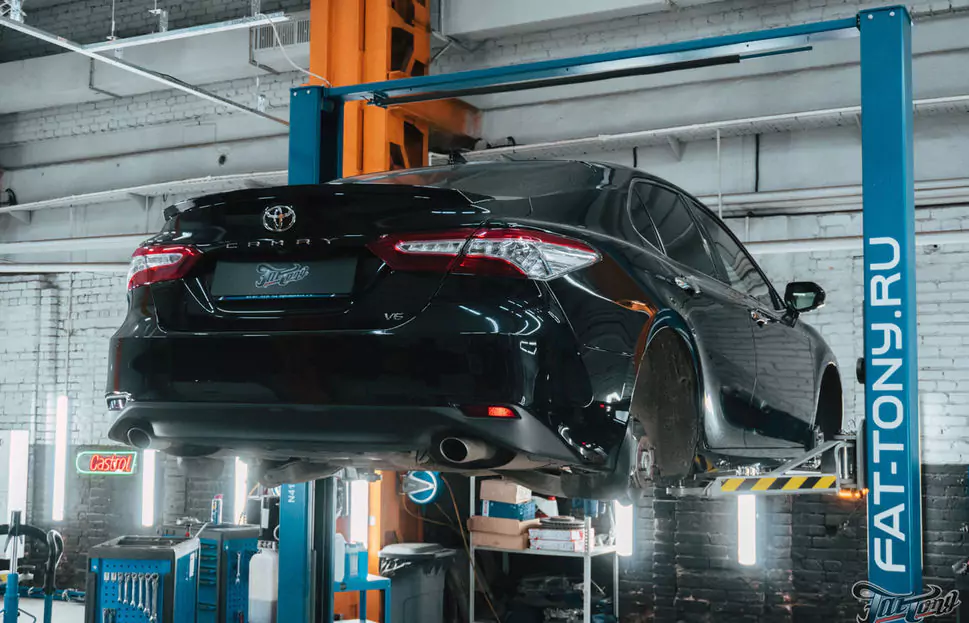 Правка дисков и фирменный Шиномонтаж на вибростенде на стендах Hunter для Toyota Camry