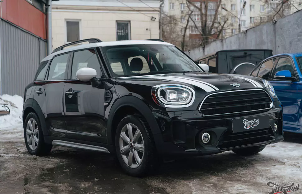 Оклейка Mini Countryman глянцевым полиуретаном