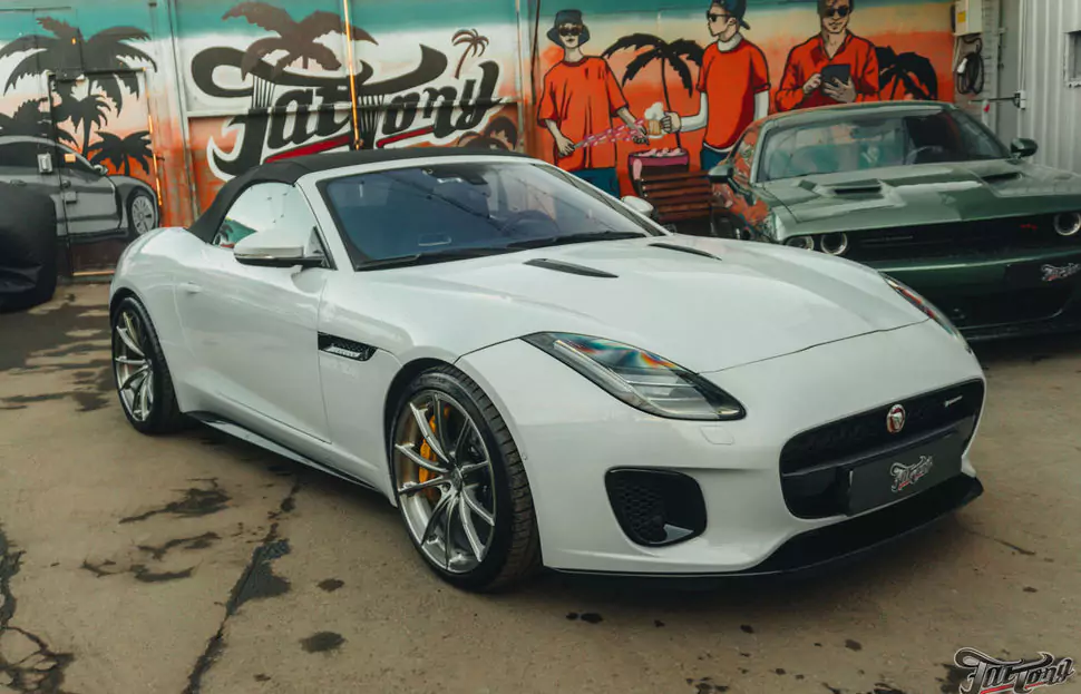 Фирменный Шиномонтаж на вибростенде с адаптацией и балансировкой для Jaguar F-Type. Керамика для дисков и суппортов, техническое обслуживание