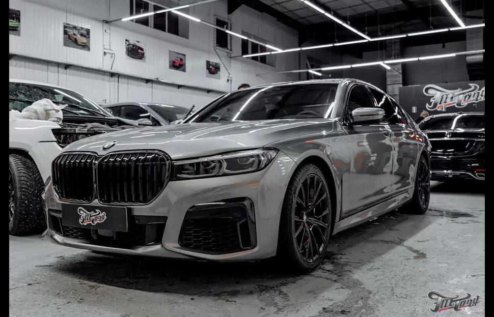 Перекрас двери BMW 7 со снятием ЛКП